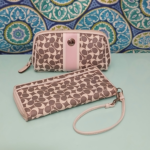 Coach Leather Wallet and Cosmetic Pouch Set - Picture 1 of 14